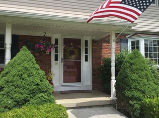 20 Yolanda Dr, Burnt Hills, NY 12027