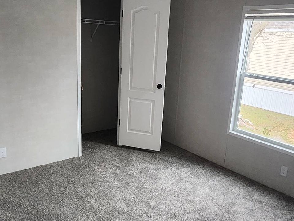 2nd image of 2240 Brooklyn Rd #43