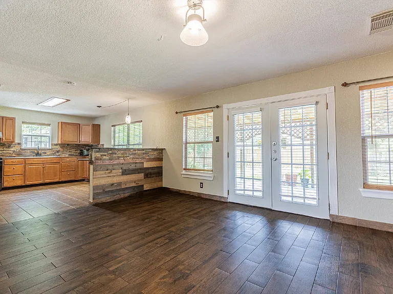 5702 Sunrise Laurel — Photo 11