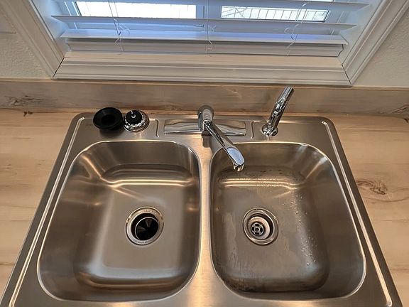 3rd image of 1060 S Main St #65
