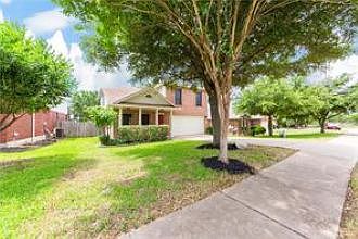 3rd image of 805 Chiselpoint Cv