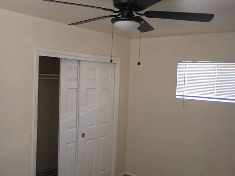 1132 Palomas Dr SE — Photo 8