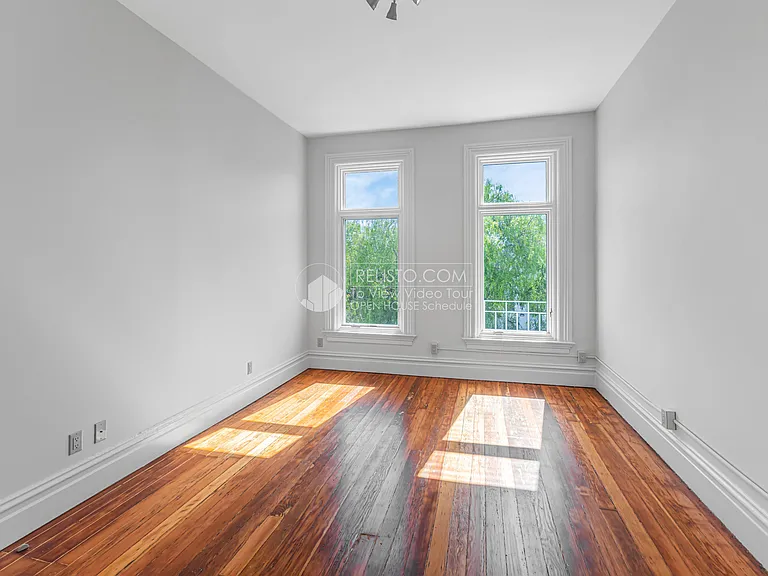 569 Capp St — Photo 10