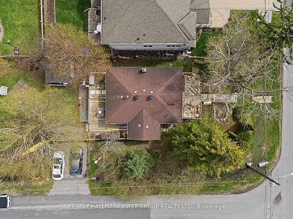 3rd image of 2978 Ebony St