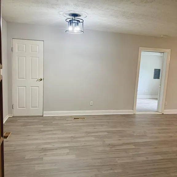 10710 Milwaukee Way — Photo 9