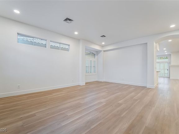 5th image of 3057 Sunrise Heights Dr