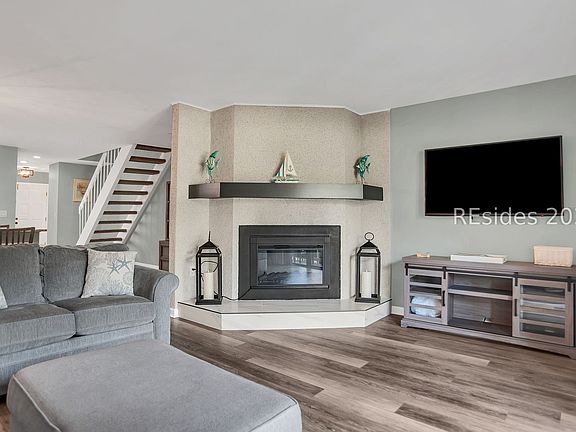 2nd image of 1 Gloucester Road UNIT 1804