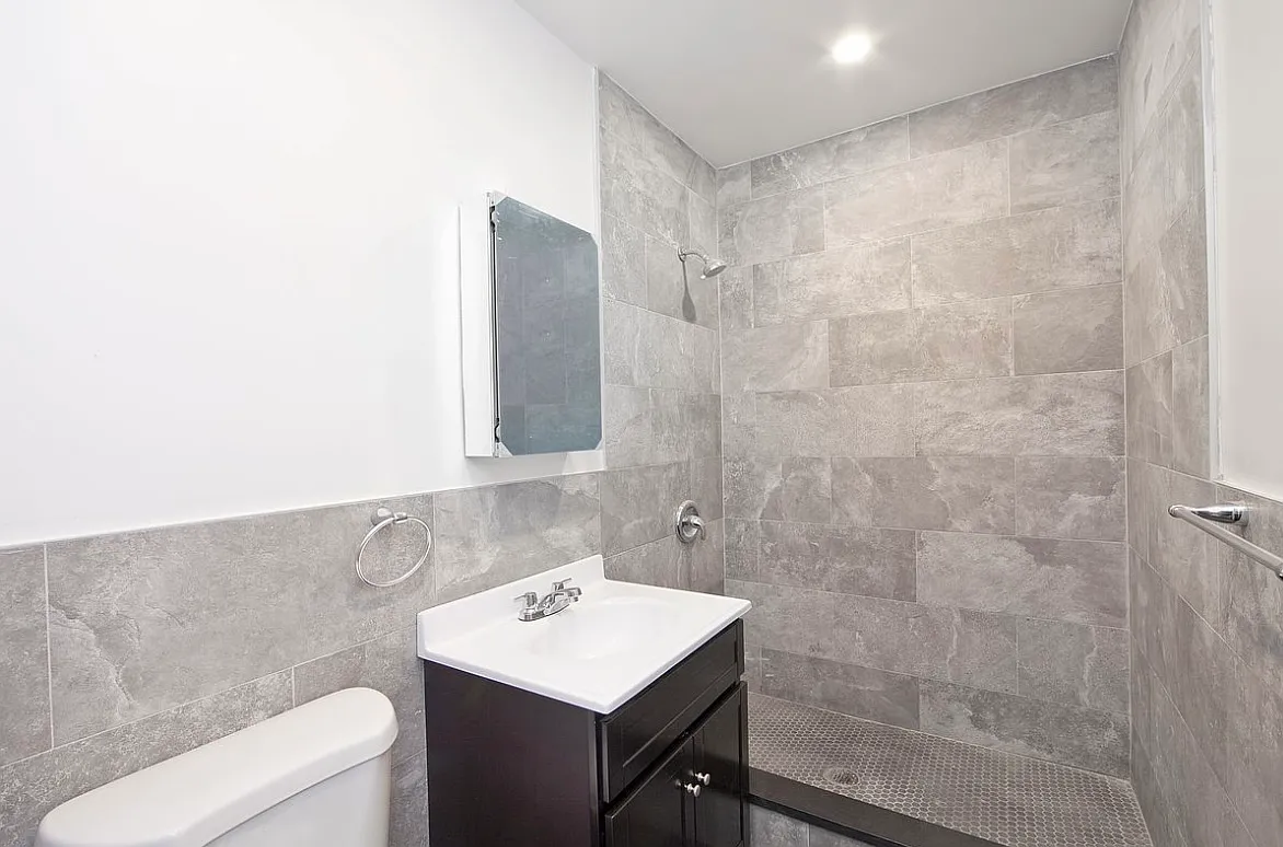 Building Photo - 136 William St #3B