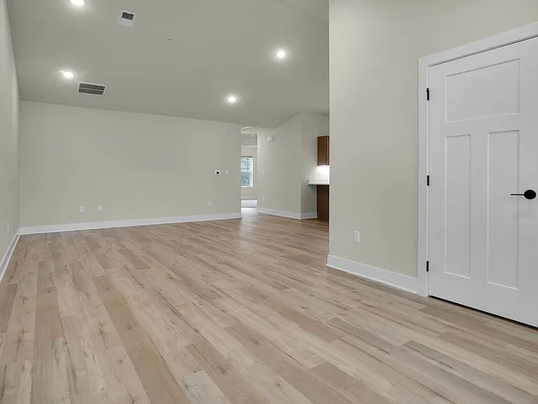 113 Eiche Dr — Photo 56