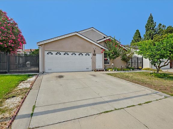 3rd image of 1894 Edgestone Cir