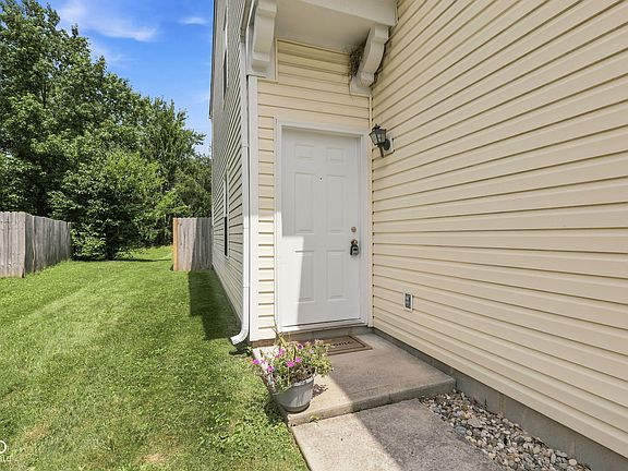 4th image of 12748 Crescent Dr