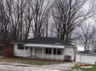 30100 Gebhart Pl, Willowick, OH 44095