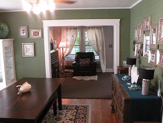 3rd image of 2920 Portman Ave
