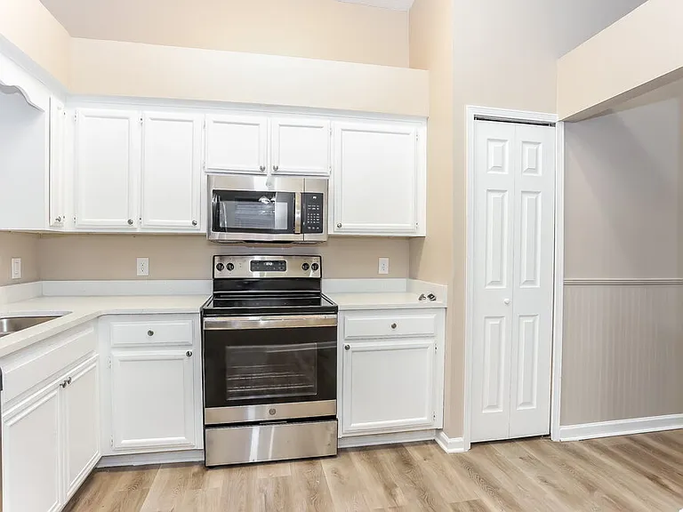 1704 Sandy Hollow Loop — Photo 9