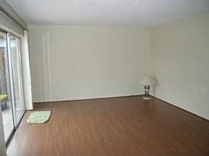 2nd image of 530 SE 28th St