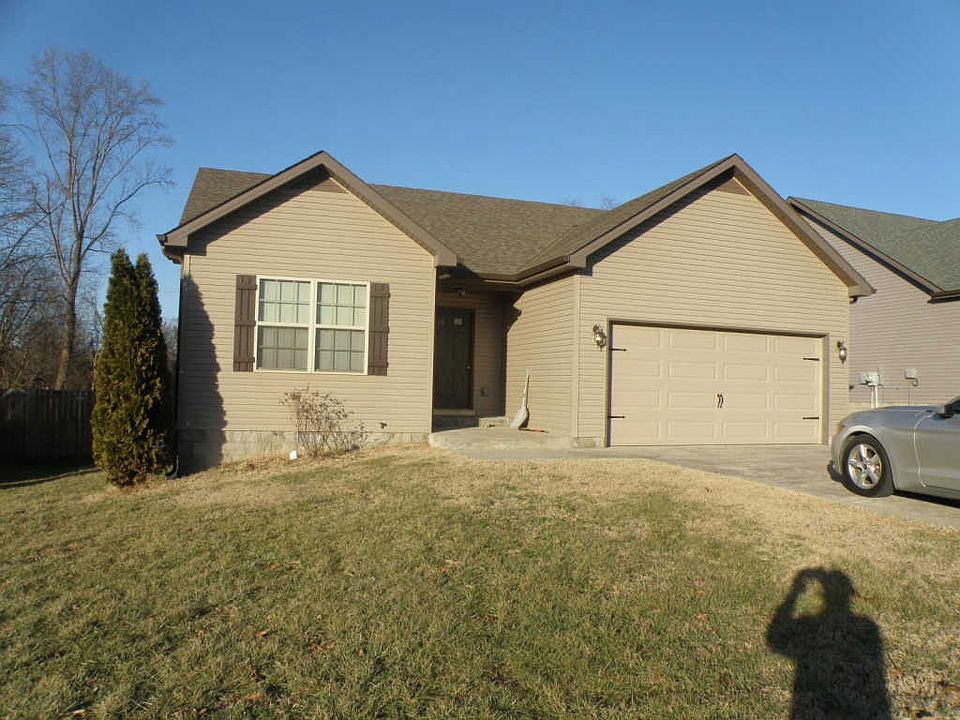 1st image of 407 Leslie Wood Dr