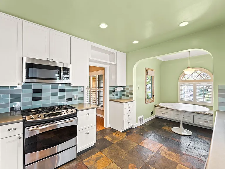 10342 Keswick Ave — Photo 5