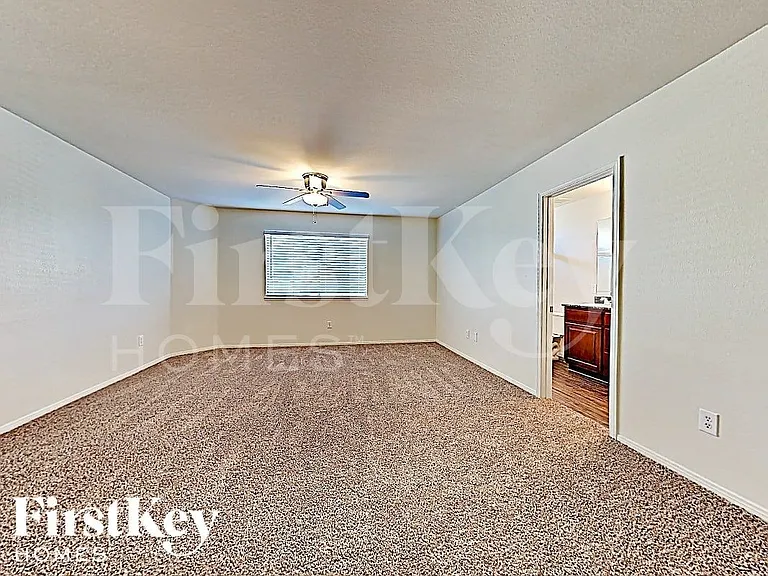 2045 Houdini St — Photo 8