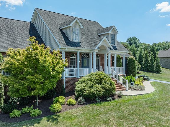 3rd image of 67 Sowder Farm Rd