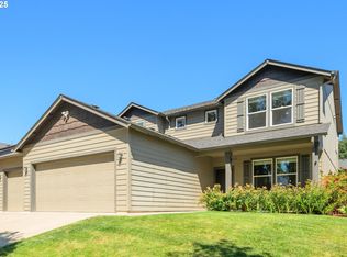 1051 S 54th St, Springfield, OR 97478