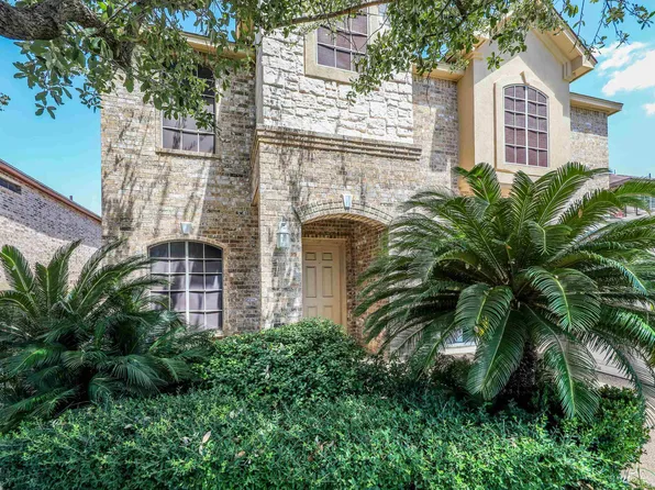 2808 Centenario Dr, Laredo, TX 78045