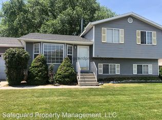 11060 S Hawkwood Dr, Sandy, UT 84094