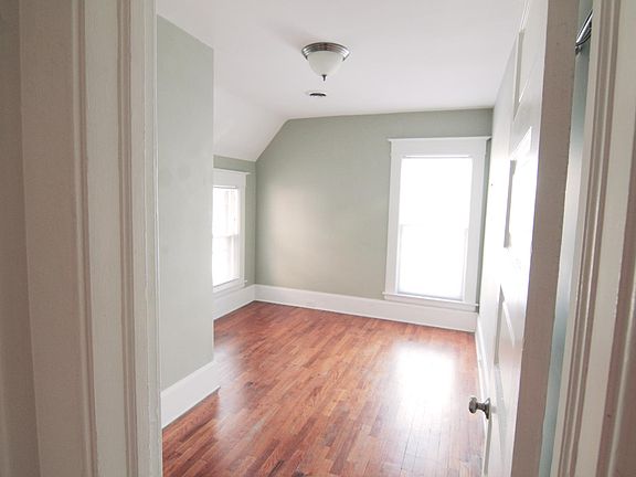 4th image of 329 Hollister Ave SE #2