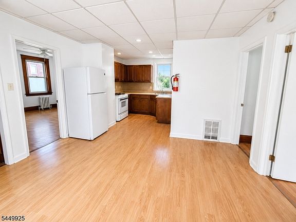 2nd image of 404 Passaic Ave