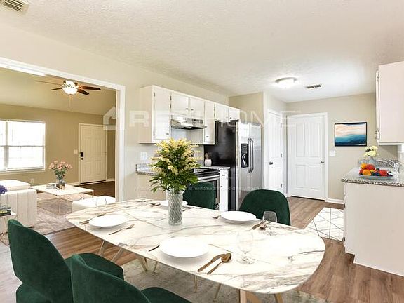 4th image of 2921 Windemere Dr