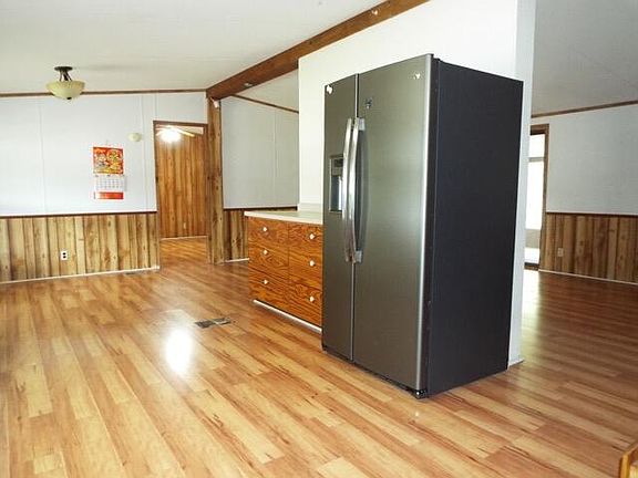 2nd image of 8650 NE 106th St