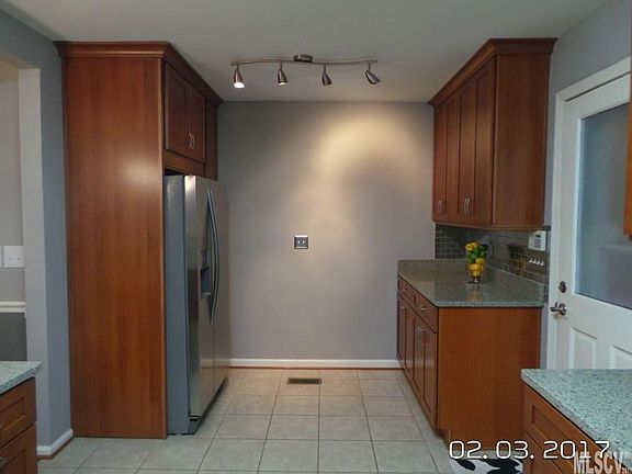 2nd image of 4916 Birch Cir