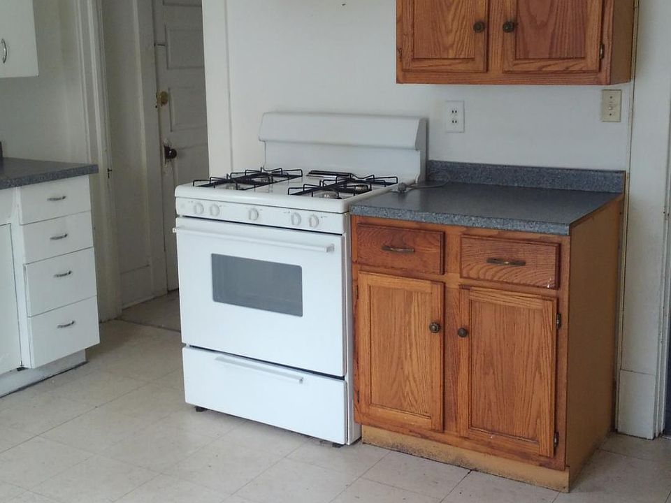 1st image of 431 Washington St NE