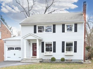 1520 Myron St, Niskayuna, NY 12309