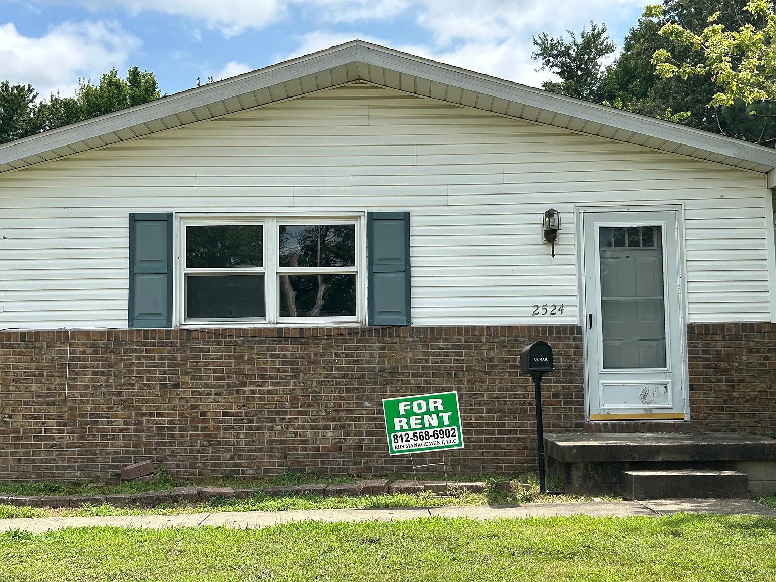 3 bed, 1014 sqft, $1,295 — Photo 1