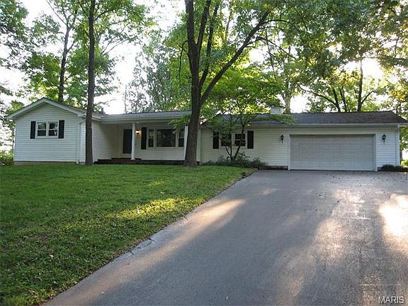 3rd image of 171 Marine Ln