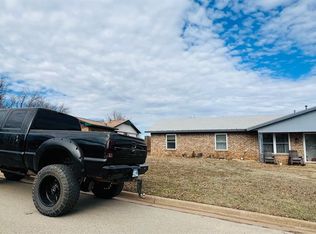 207 E Maple Ave, Perry, OK 73077