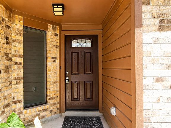4th image of 15 Mallard Glen Pl