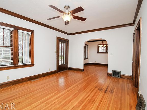 2nd image of 212 Kreitzer Ave