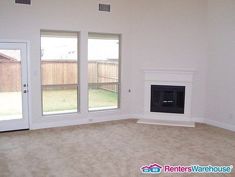 2nd image of 16116 Benbrook Blvd