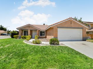 44701 Sandhurst Ln, Lancaster, CA 93536