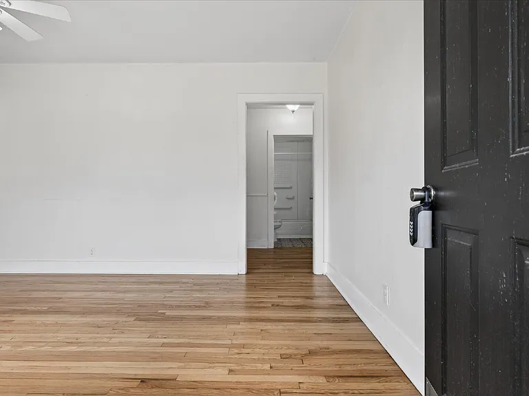 2813 Faircourt St — Photo 6