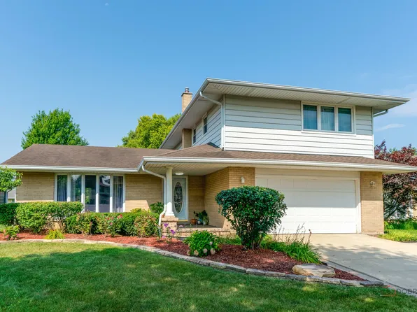 1806 N Laurel Dr, Mount Prospect, IL 60056