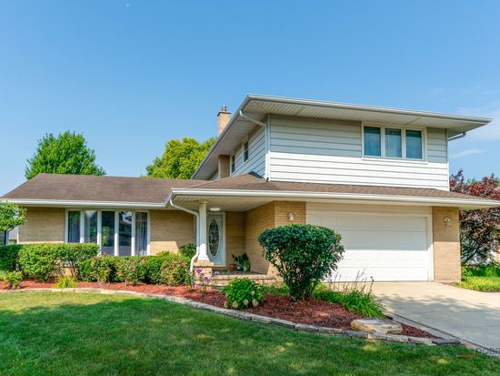 1806 N Laurel Dr, Mount Prospect, IL 60056