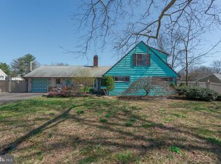 18 Seckelpear Rd, Levittown, PA 19056