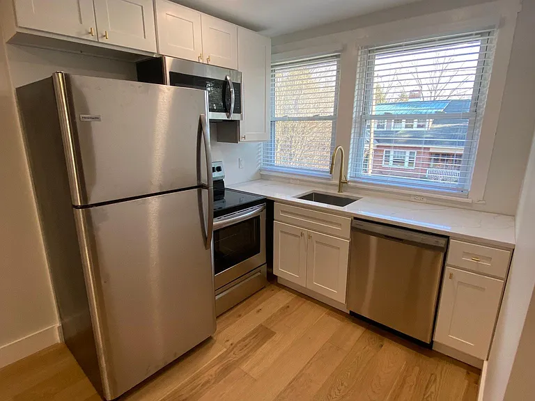 321 Summit St #1 — Photo 7