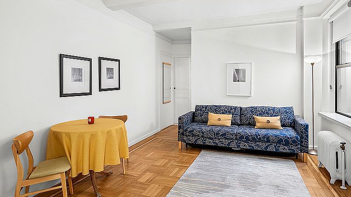 1st image of 30 W 90th St APT 4C