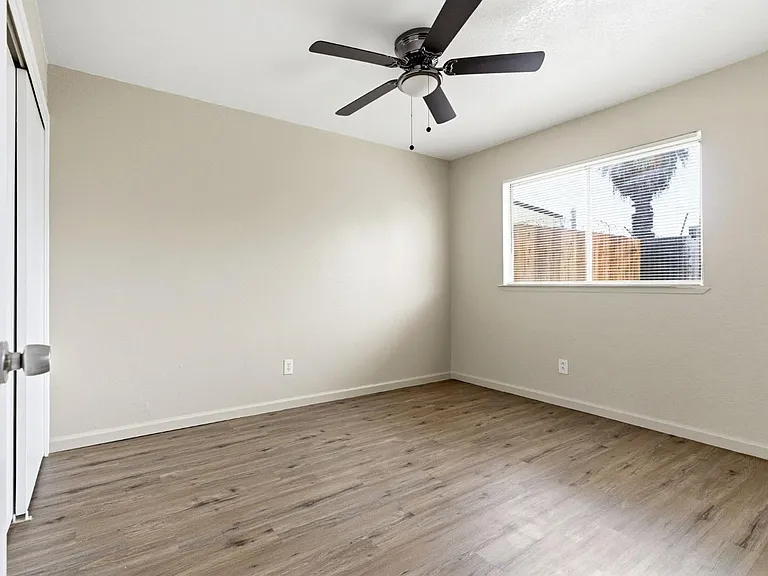 616 S Irwin St #C — Photo 22