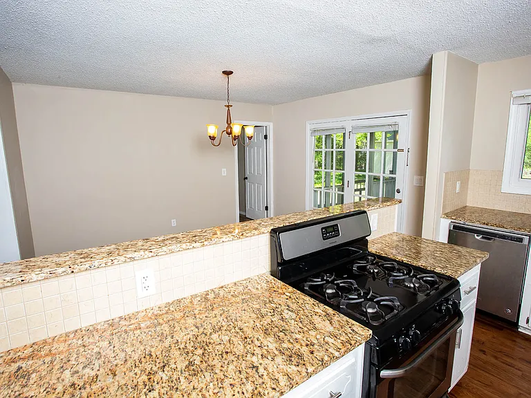 4641 Anastasia Ct SE — Photo 9