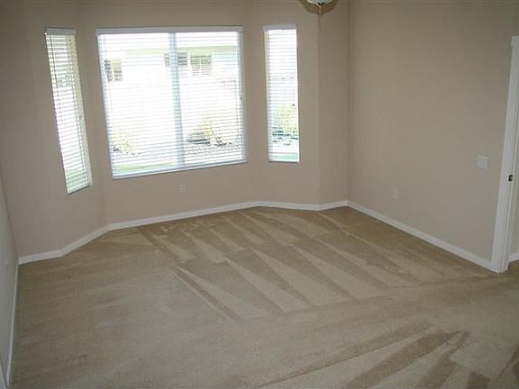5th image of 1258 Hawthorne Ln