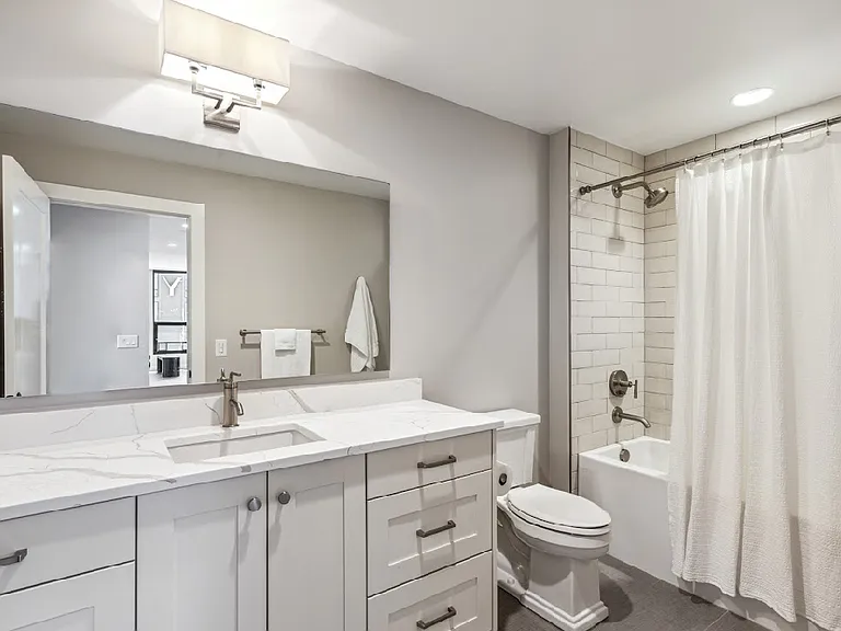 5 W Mendenhall St #417 — Photo 8